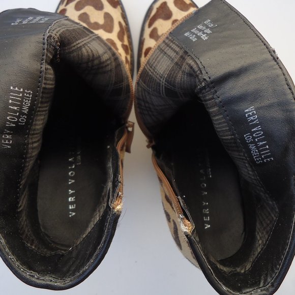 SIZE 7. Very Volatile Leopard Print Booties. - Picture 10 of 16